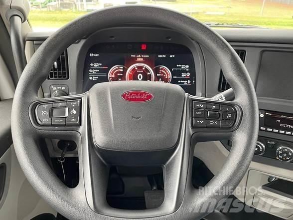 Peterbilt 567 Самосвал