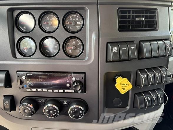 Peterbilt 567 Самосвал