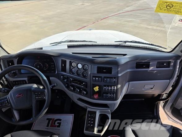 Peterbilt 567 Самосвал