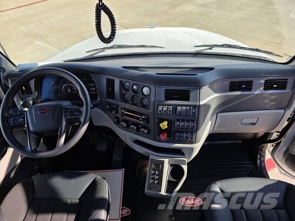 Peterbilt 567 Самосвал