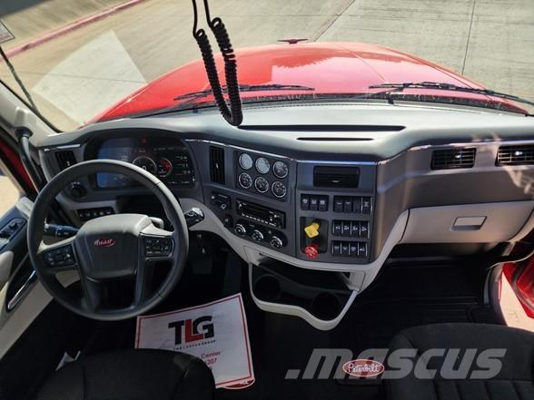 Peterbilt 567 Влекачи