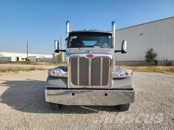 Peterbilt 567 Влекачи