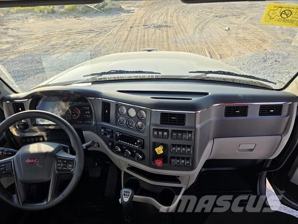 Peterbilt 567 Влекачи