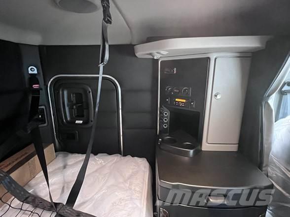 Peterbilt 589 Tractor Units