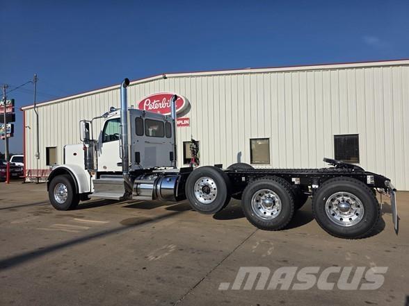 Peterbilt 589 Tractor Units
