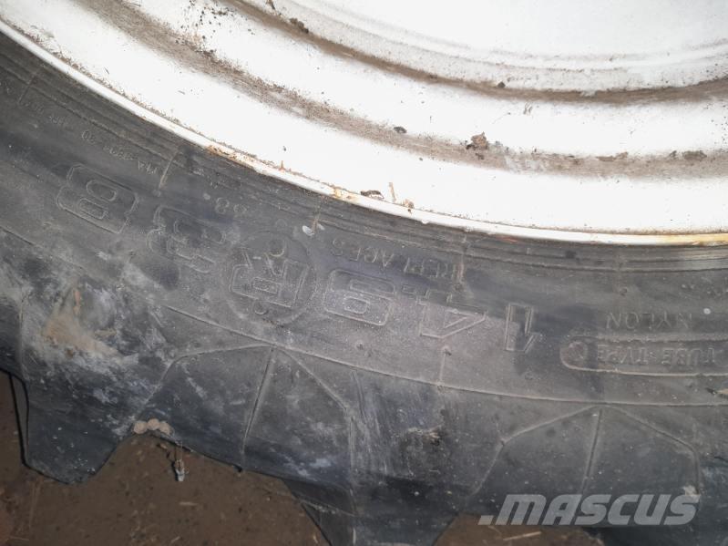  - - - 14,9x38 Колелета/Гуми