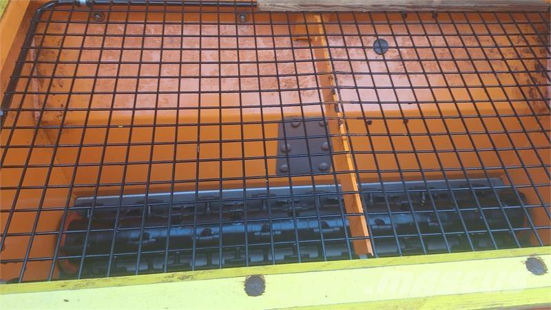 Rauch UKS 100 Разстилачки на пясък и сол