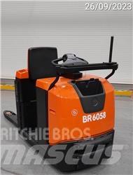BT OSE250 Машини за комисиониране нископовдигачи