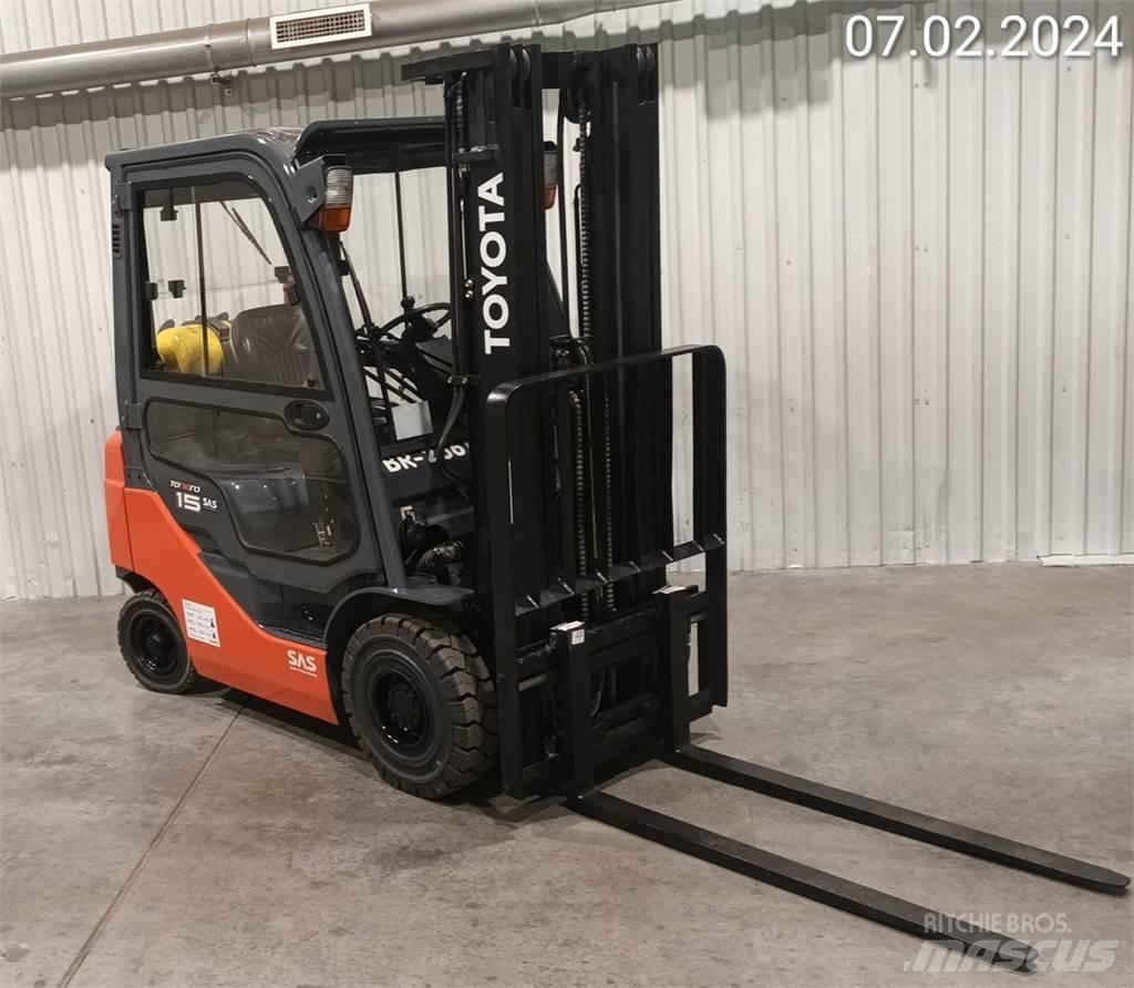 Toyota 02-8FGF15 Камиони с АГУ