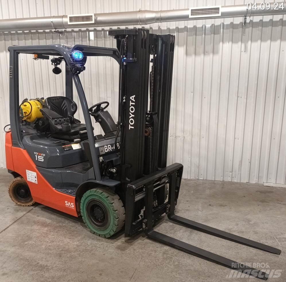 Toyota 02-8FGF15 Камиони с АГУ
