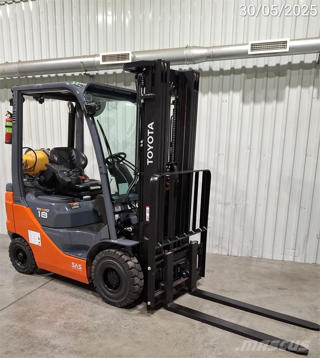 Toyota 02-8FGF18 Камиони с АГУ