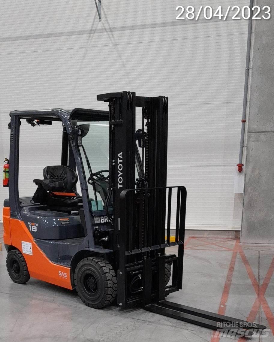 Toyota 42-8FDF18 Дизелови камиони