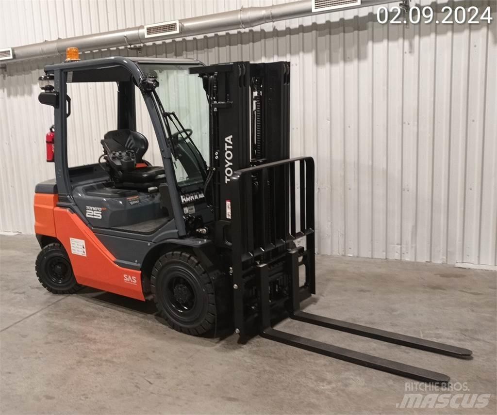 Toyota 56-8FD25F Дизелови камиони