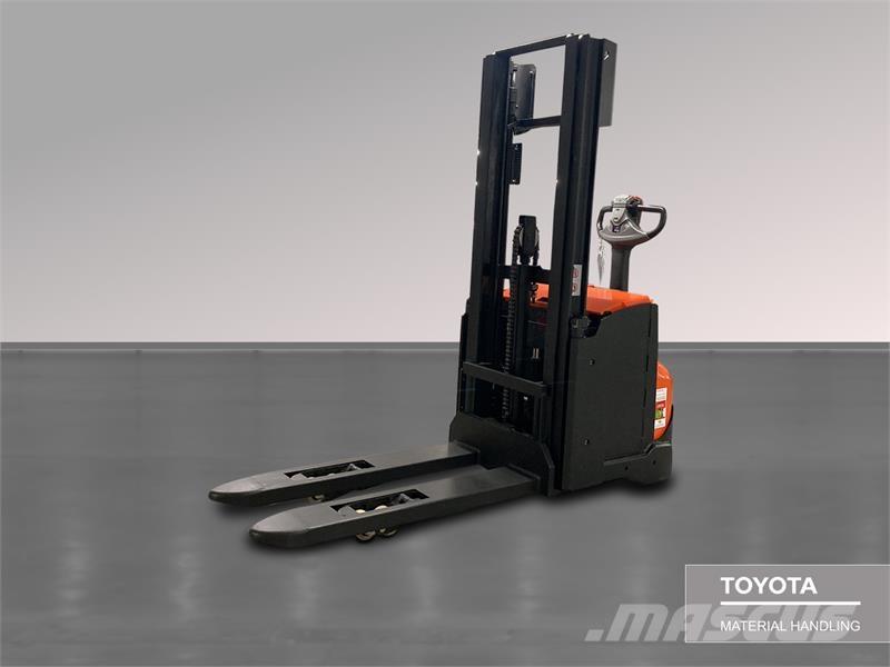 BT SWE120L Колички високоповдигачи с теглич