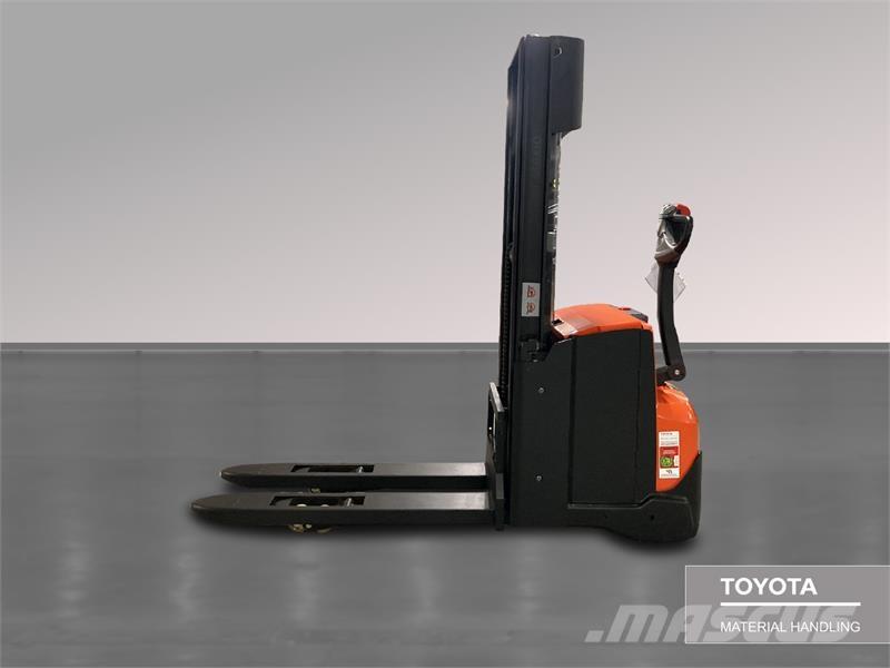 BT SWE120L Колички високоповдигачи с теглич