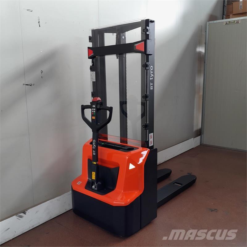 BT SHE100 Ръчни палетни товарачи