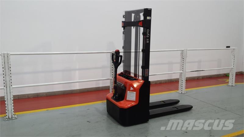 BT SHE100 Ръчни палетни товарачи