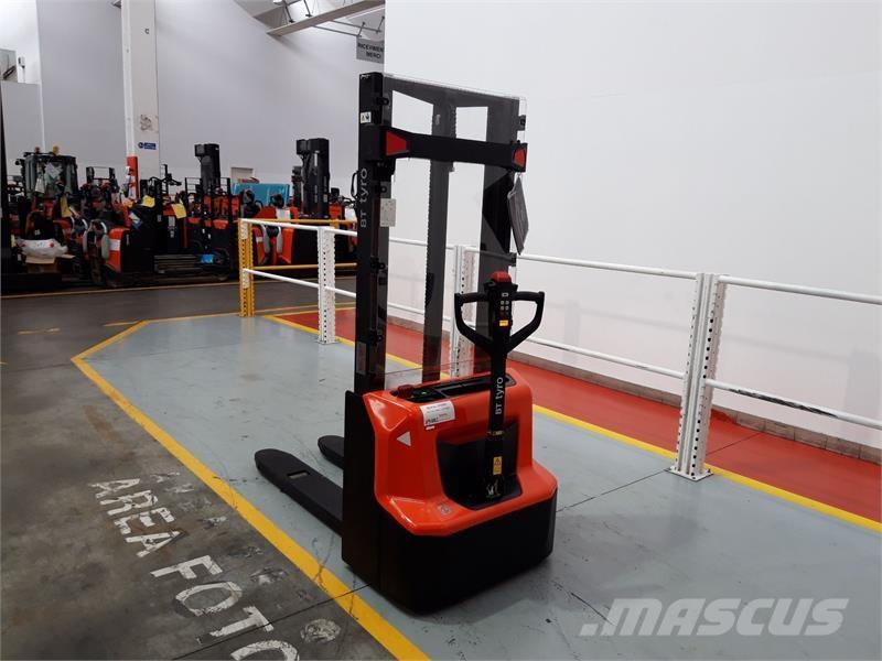 BT SHE100 Ръчни палетни товарачи