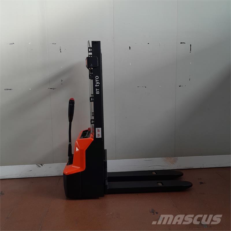 BT SHE100 Ръчни палетни товарачи