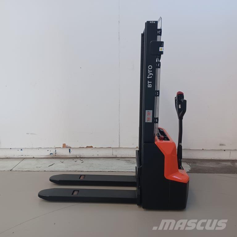 BT SHE100 Ръчни палетни товарачи