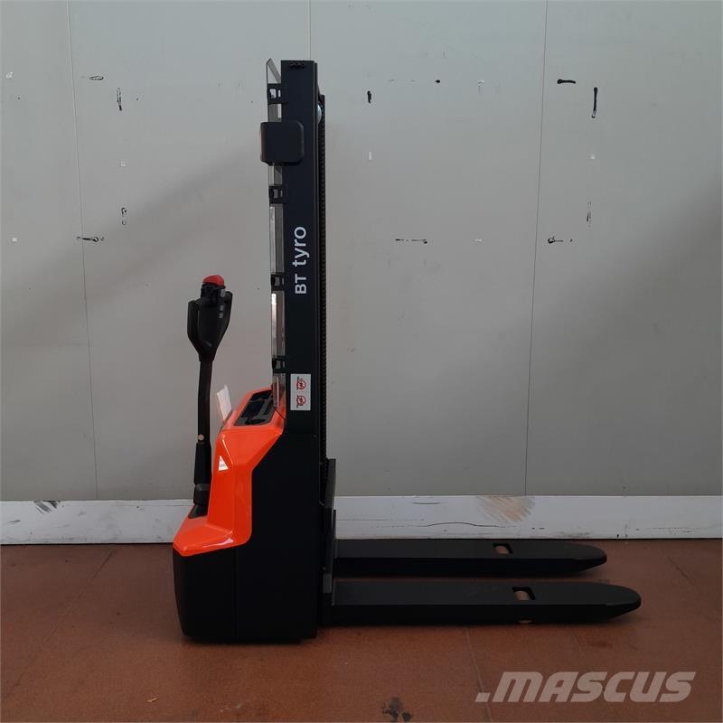 BT SHE100 Ръчни палетни товарачи