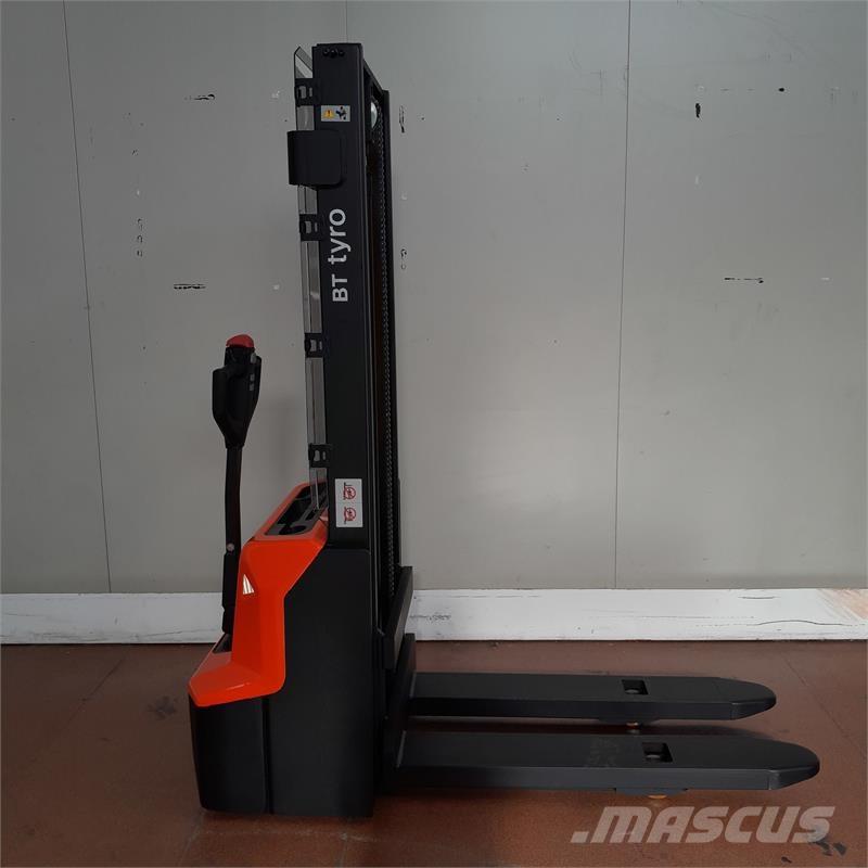 BT SHE100 Ръчни палетни товарачи