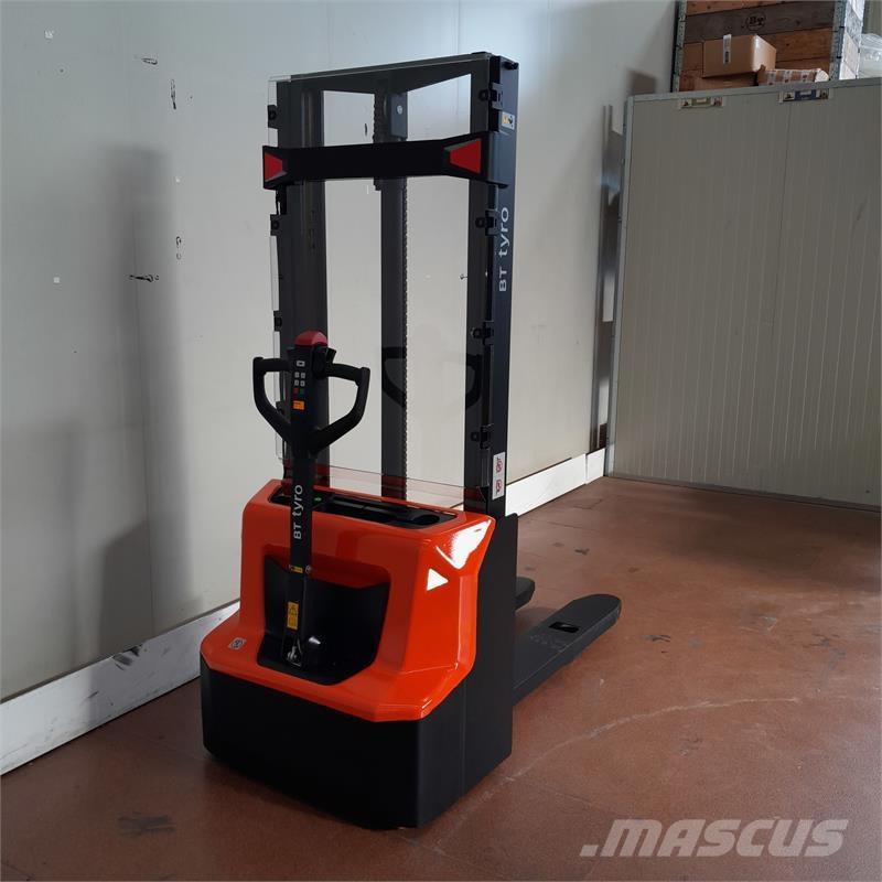 BT SHE100 Ръчни палетни товарачи