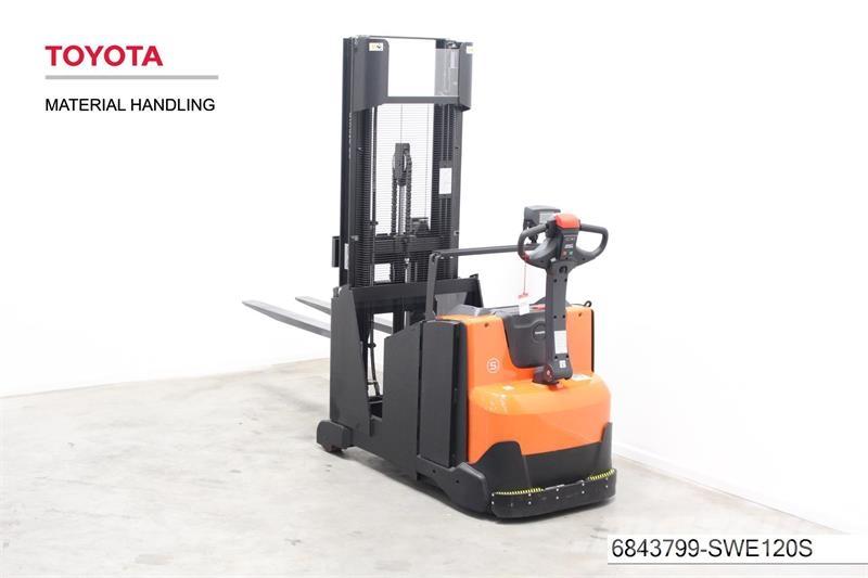 BT SWE120S Колички високоповдигачи с теглич