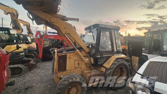 CAT 428 à 13500 € HT Товарач със заден ексватор