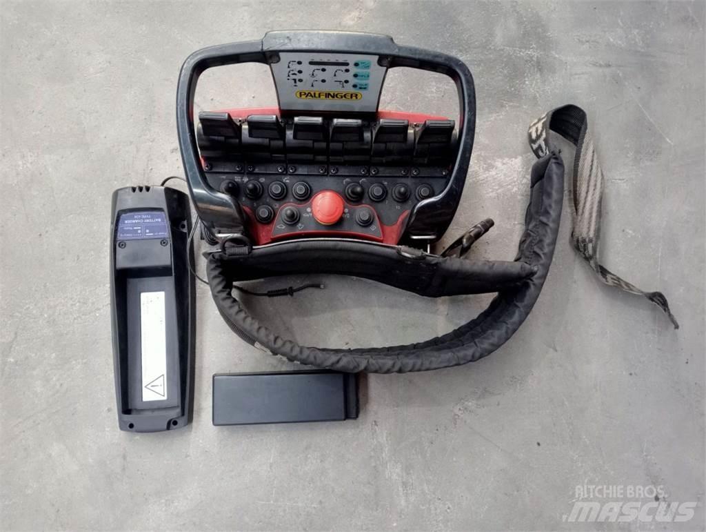 Palfinger PK 23002 Товарещи кранове