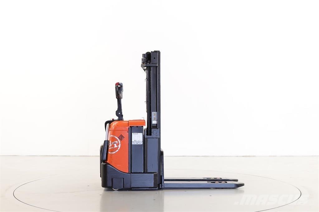 BT SPE125 Колички високоповдигачи с теглич