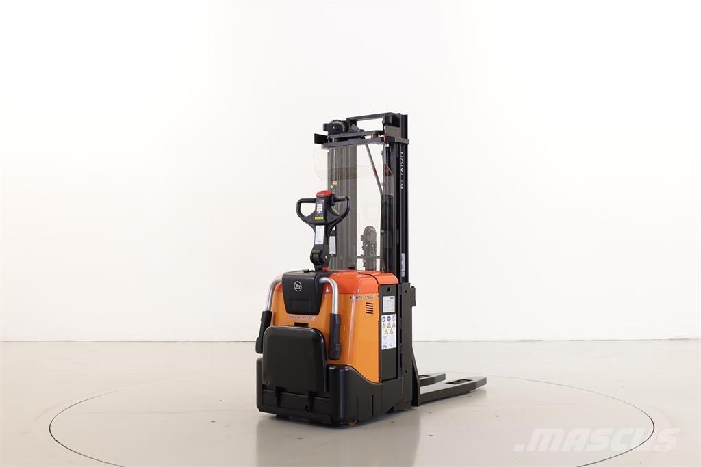 BT SPE125L Колички високоповдигачи с теглич