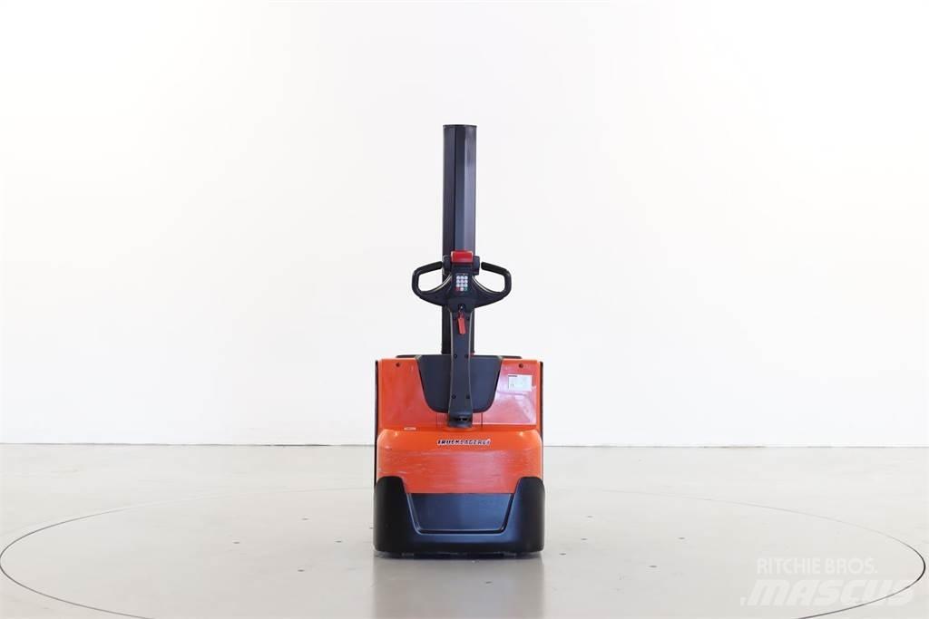 BT SWE-080-L Колички високоповдигачи с теглич