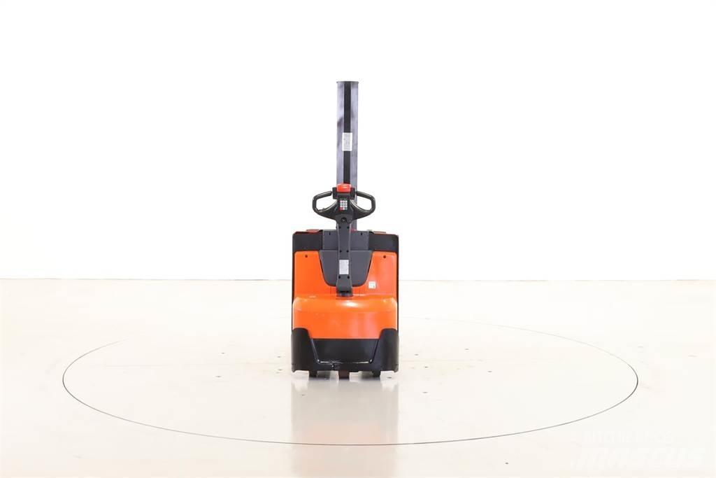 BT SWE-080-L Колички високоповдигачи с теглич