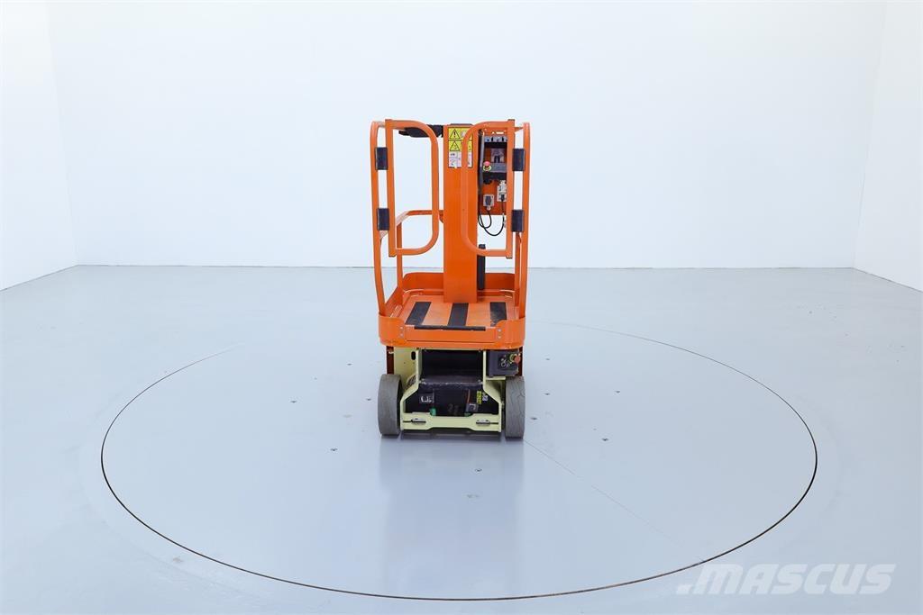 JLG 1230ES Вертикални мачтови повдигачи
