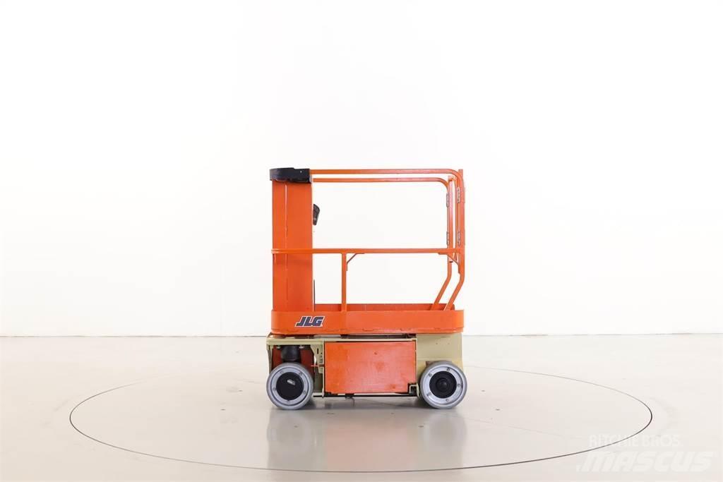 JLG 1230ES Вертикални мачтови повдигачи
