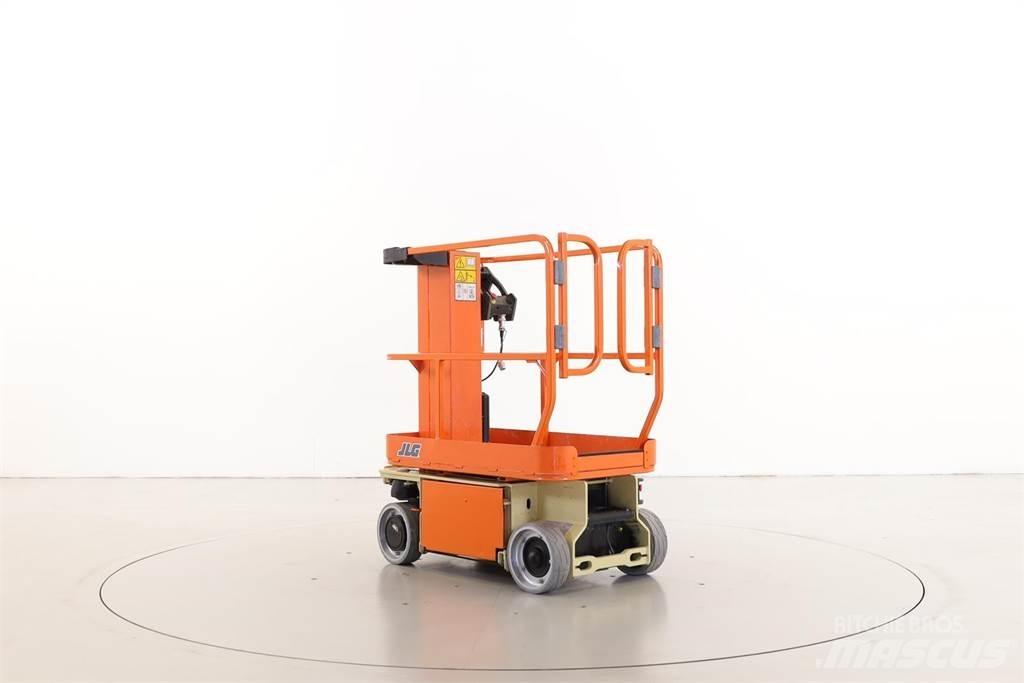 JLG 1230ES Вертикални мачтови повдигачи
