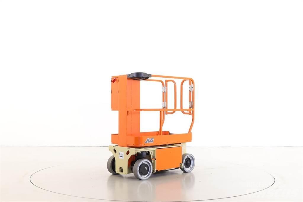 JLG 1230ES Вертикални мачтови повдигачи
