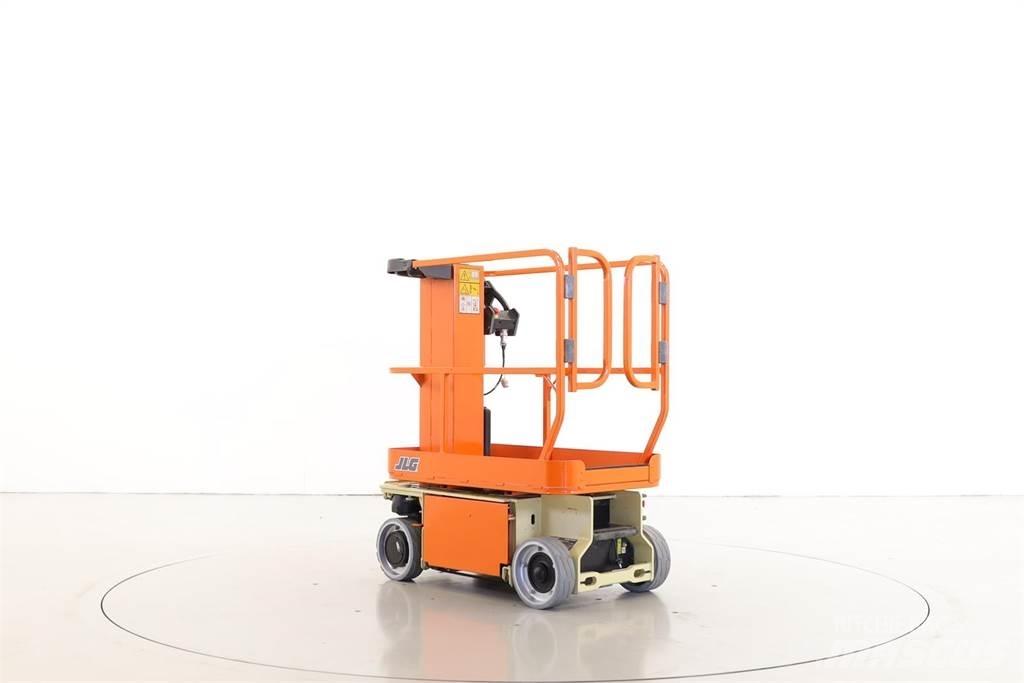 JLG 1230ES Вертикални мачтови повдигачи
