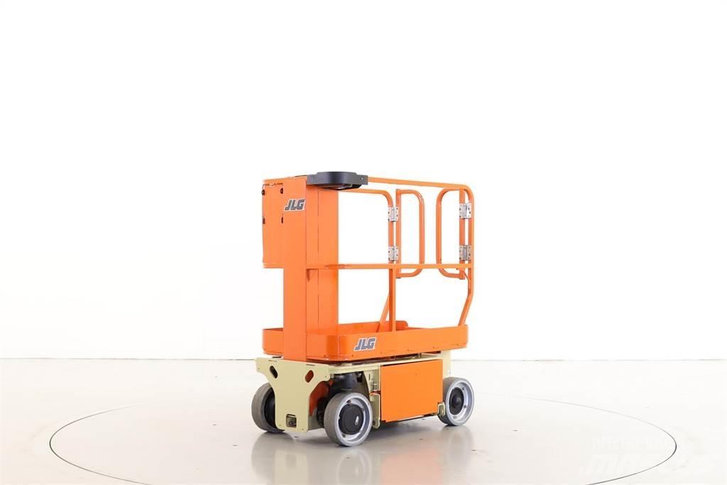 JLG 1230ES Вертикални мачтови повдигачи
