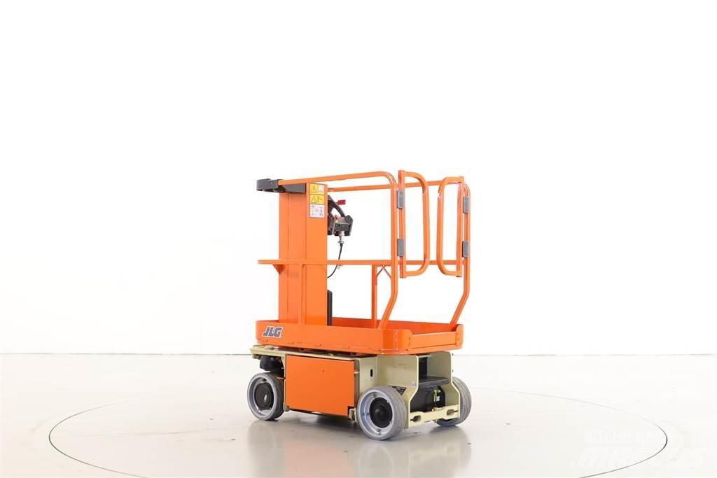 JLG 1230ES Вертикални мачтови повдигачи
