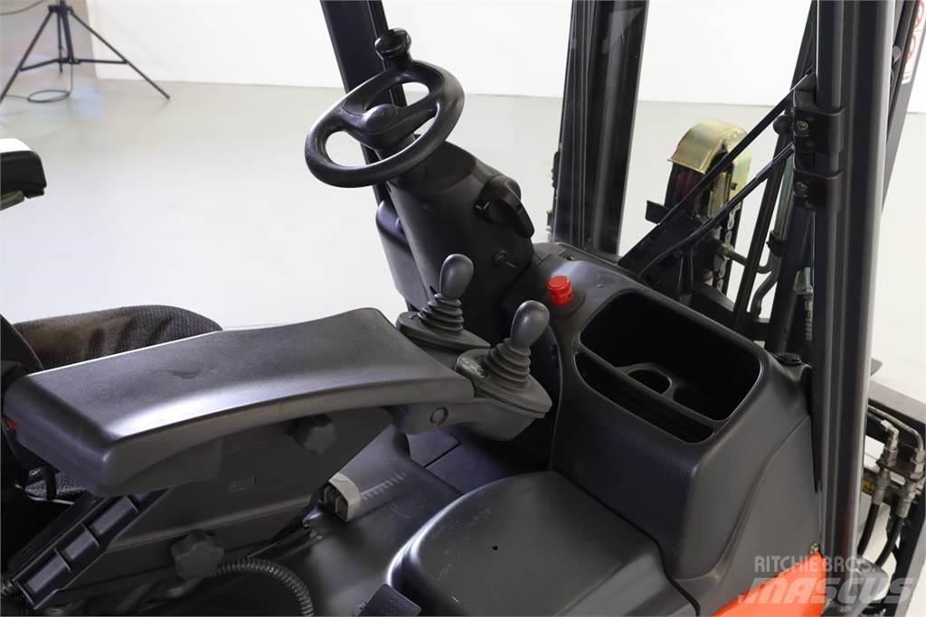 Linde E16L-01 Електрически вилични кари-повдигачи