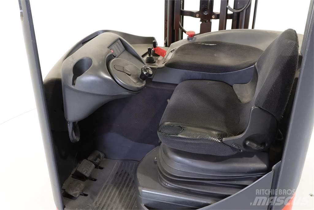 Linde R10CS Ретрак/ Високоповдигач с изместване на вилката напред