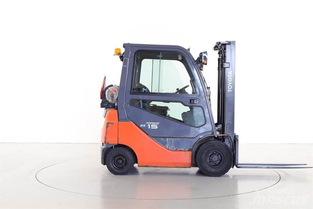 Toyota 02-8FGF15 Камиони с АГУ