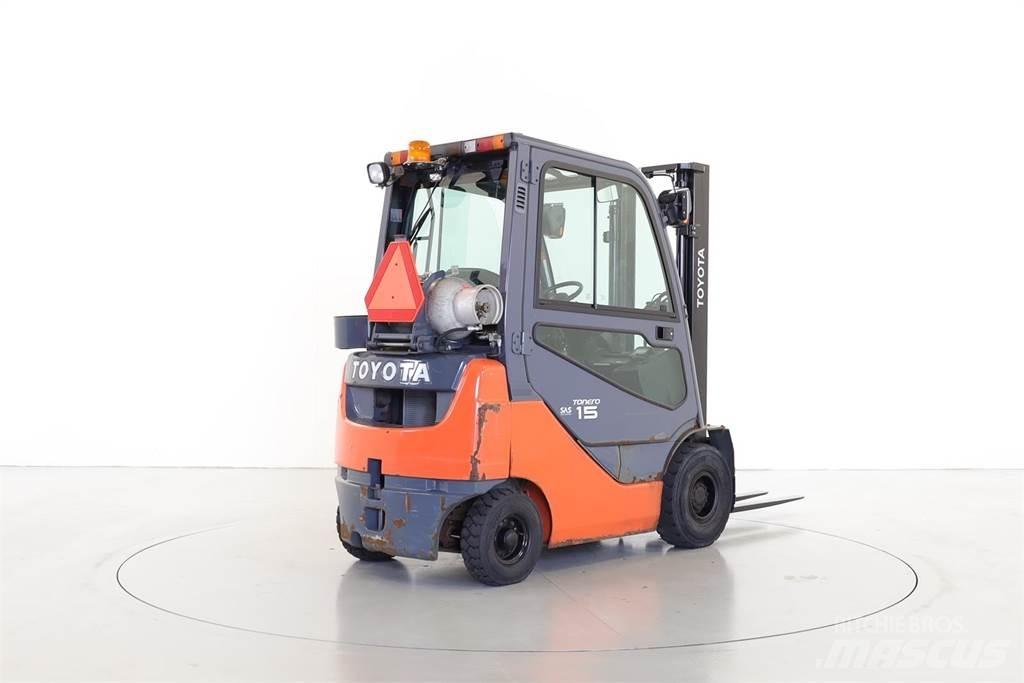 Toyota 02-8FGF15 Камиони с АГУ