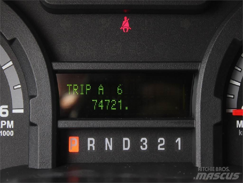 Ford E350 Моторизирани платформи с талига