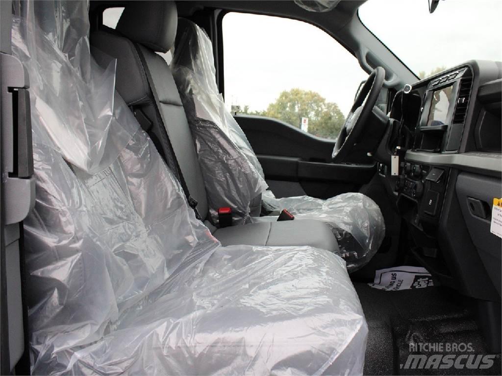 Ford F450 Общински/универсални превозни средства
