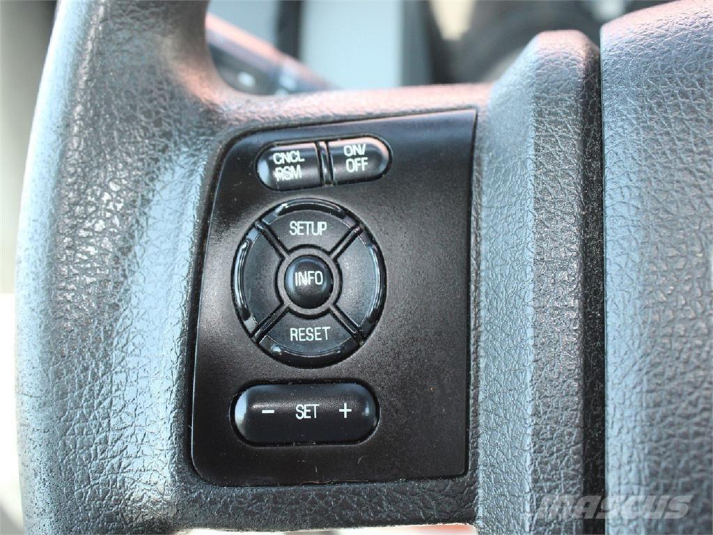 Ford F450 Общински/универсални превозни средства
