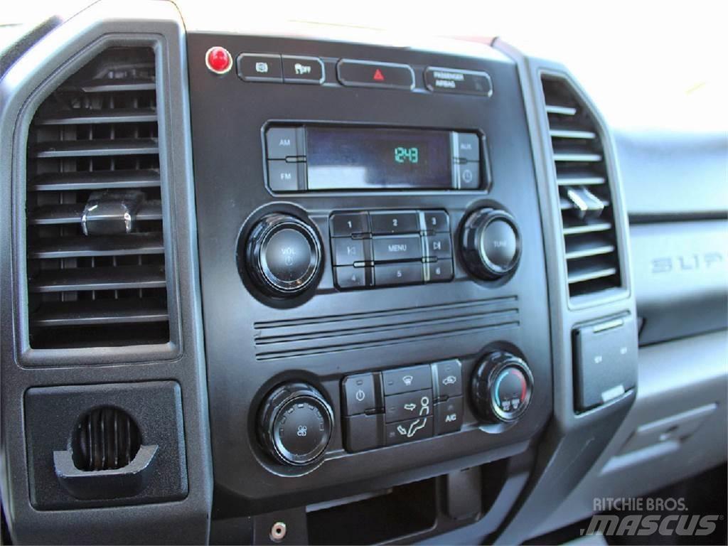 Ford F550 Моторизирани платформи с талига