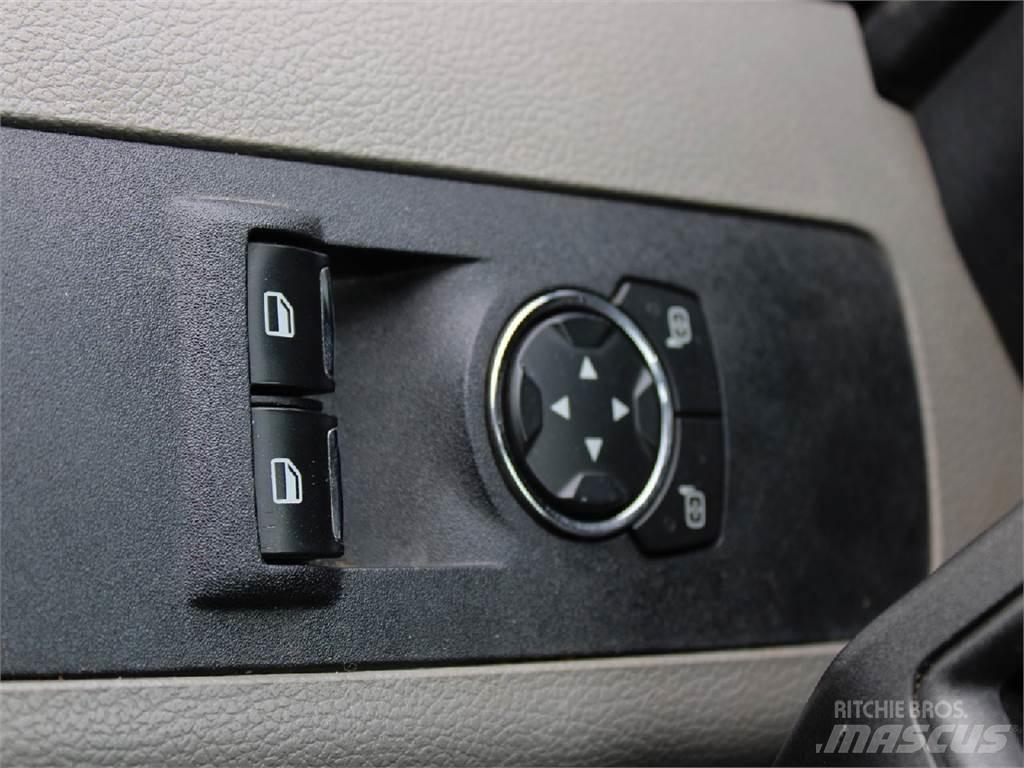 Ford F550 Моторизирани платформи с талига
